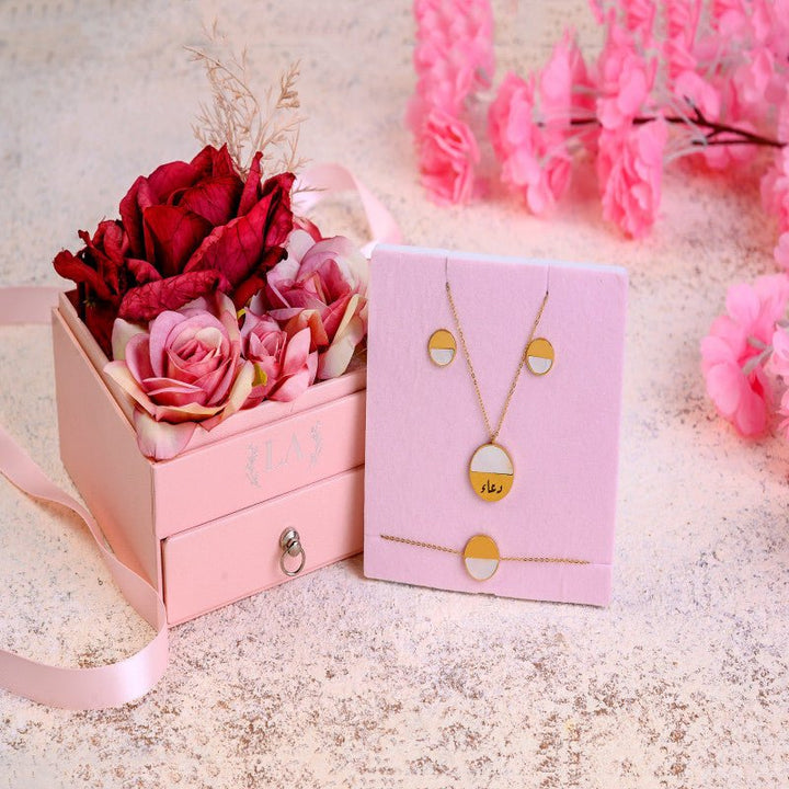 Give the most romantic gift ever with a personalized gold plated name necklace to your loved one - JOUDFI